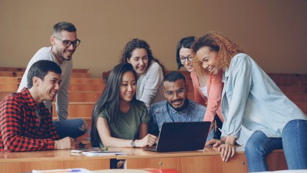 Comment éduquer les jeunes à la citoyenneté ?